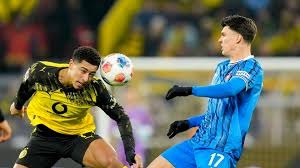 网球冷门不断！紫薇翻车，19岁女将KO斯瓦泰克，中国金花进4强！